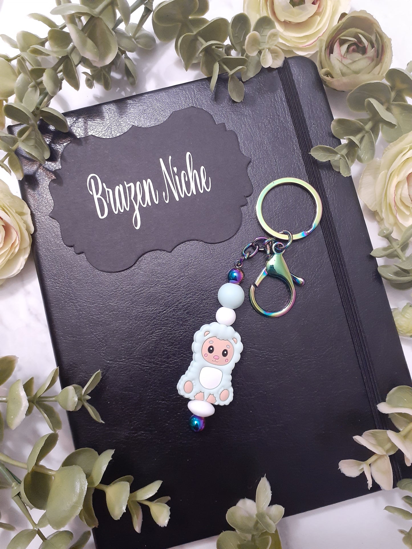 Little Lamb Beaded Keychain – Sweet, Soft & Full of Charm 🐑💚